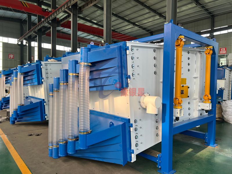 廣西壓裂砂“搶篩”24小時(shí)：銀星方形搖擺篩鎖單